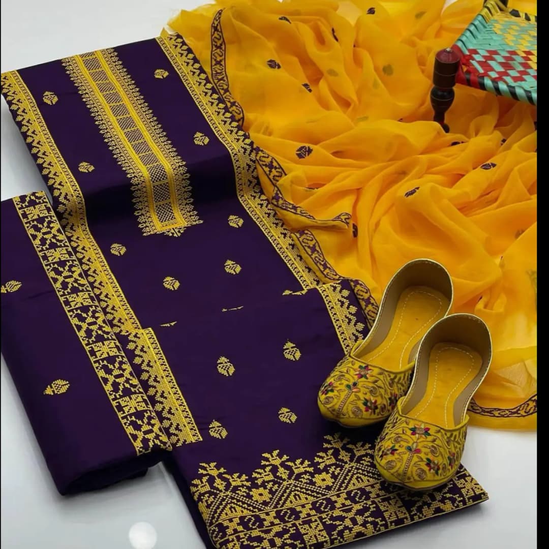 3 Pcs Women's Unstiched Lawn Embroided Suit